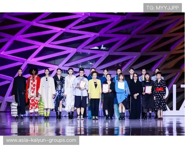 青年选手在国际邀请赛中获最佳新人奖，媒体点赞，2021国际青年设计师邀请赛